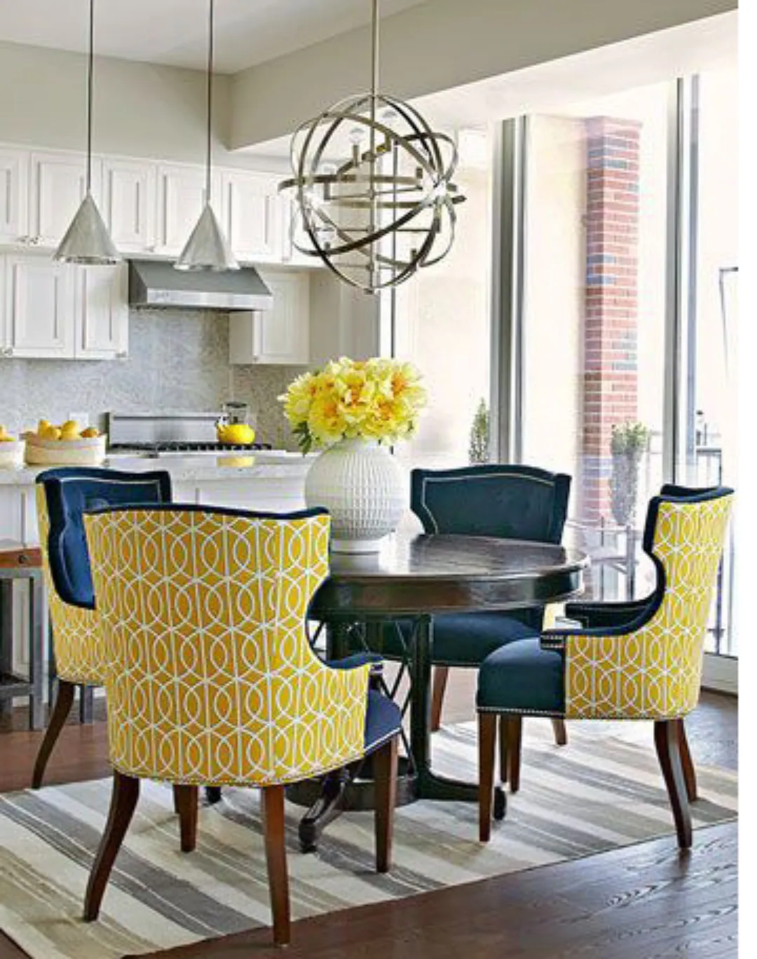 Impressive 6 seater round dining set